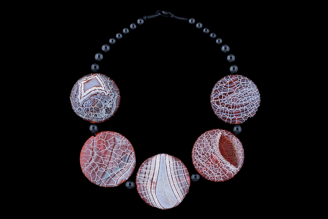 A Necklace Of Five Large Brown Crackled Agate Natural Patterned Discs With Black Onyx Round Beads