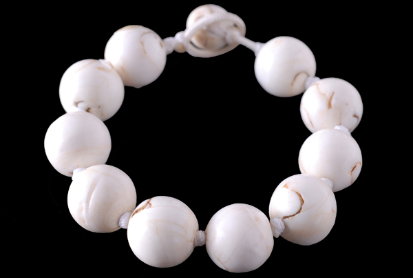 Cream Round Shells Bracelet
