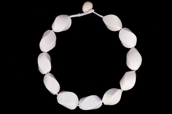 White Agate Large Curved Facetted Ovals Necklace
