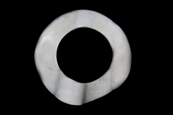 New Guinea White Curled Shell Bangle