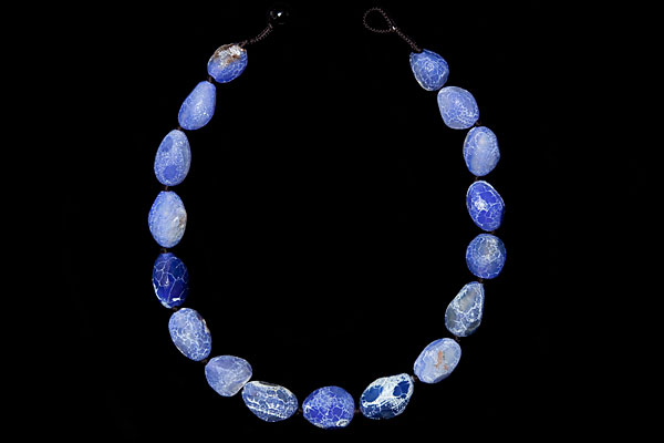 Blue Dyed Crackled Agate Oval Facetted Beads Necklace