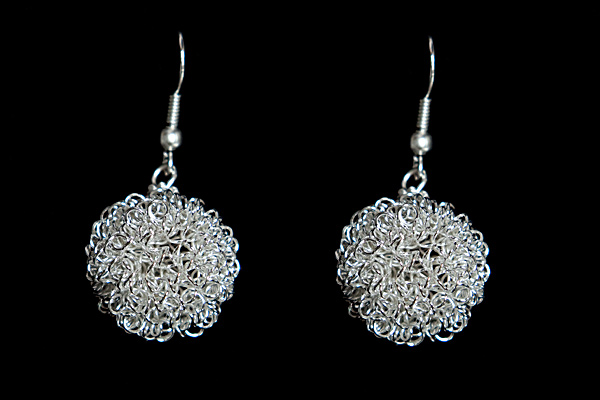 Silvered Metal Interlocking Wires Small Round Earrings