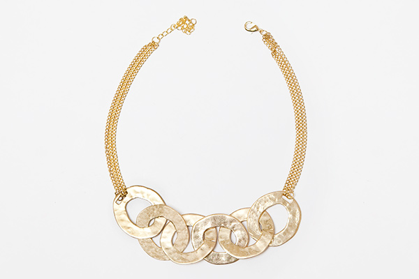 Golden Metal Six Large Flat Oval Links On Chains Necklace