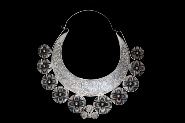 Miao Silvered Metal Engraved Torque Necklace With Ten Circular Pendants