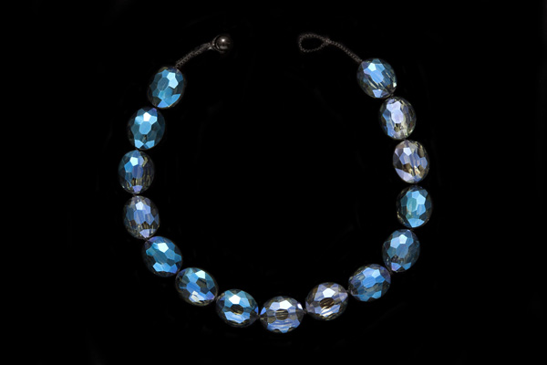 Dark Blue Iridescent Facetted Ovals Knotted Necklace