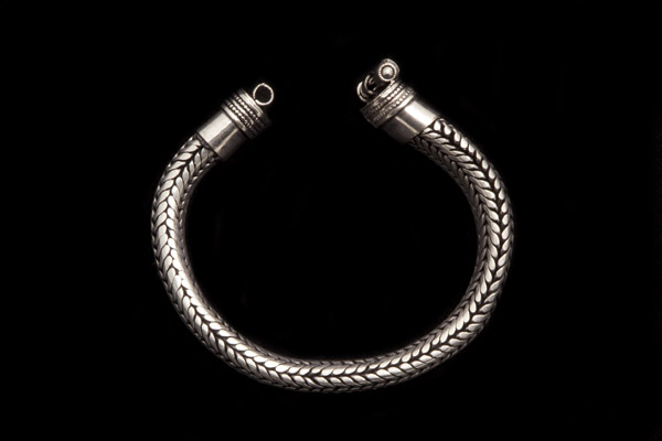 An Indian Silver Wide Snake Links Bracelet