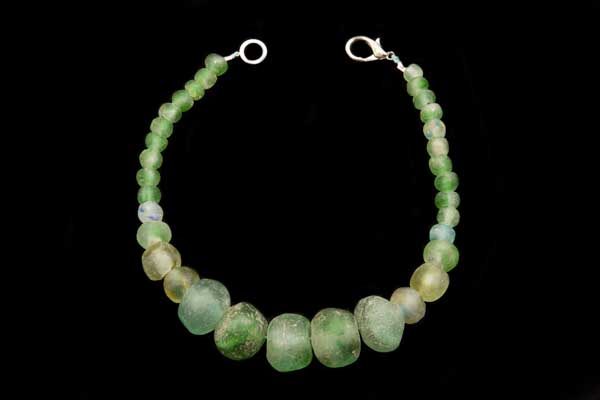 Krobo Strang Altglasperlen Pulverglasper Handel Perlen Afrika Ghana Trade Beads 