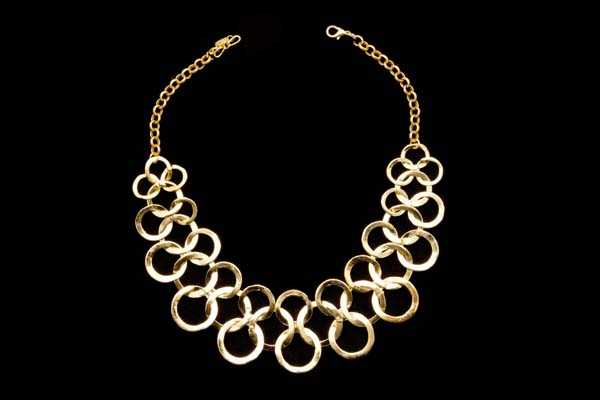 Golden Metal Three Row Interlocking Thin Wavy Rings, On A Circular Links Chain Necklace