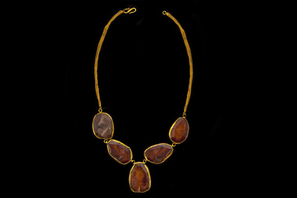 A Necklace Of Five Linked Brown Agate Large Facetted Beads On A Gold Plated Four Chains Necklace