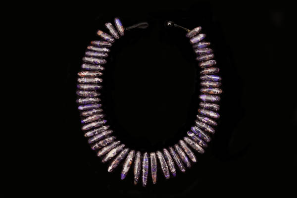 A Necklace Of Purple Dyed Patterned Jasper Graduated Tubular Drops With Black Agate Round Spacers