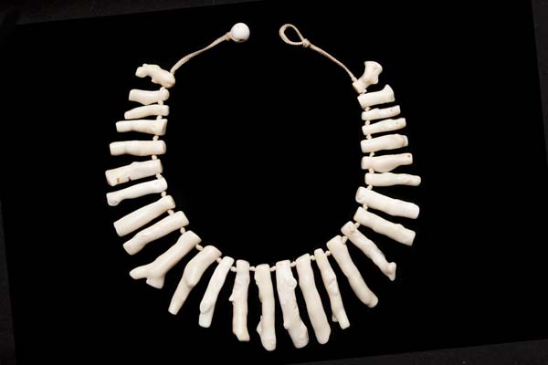 A Necklace Of Chinese Cream Sea Bamboo Coral Branches Long Graduated Drops With Black Onyx Spacers