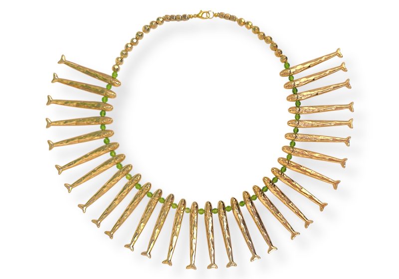 A Golden Metal Necklace Of Thirty Long Narrow Fish Drops, Facetted Green Glass Beads And Golden Metal Facetted Beads.