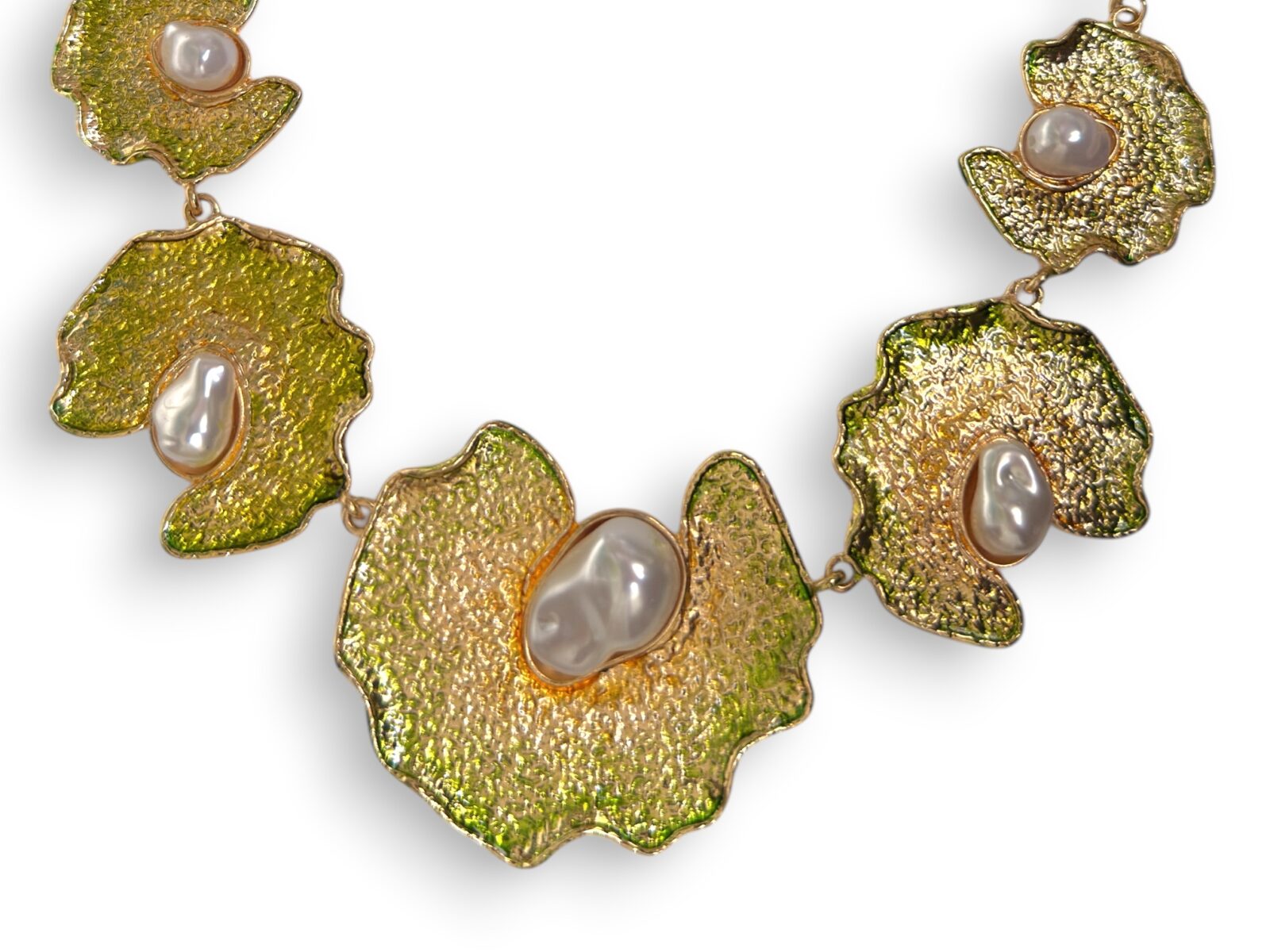 A Golden Metal Chain Necklace With Five Linked Patterned Waterlily Panels, Each With A White Glass Baroque Faux Pearl. - Image 2