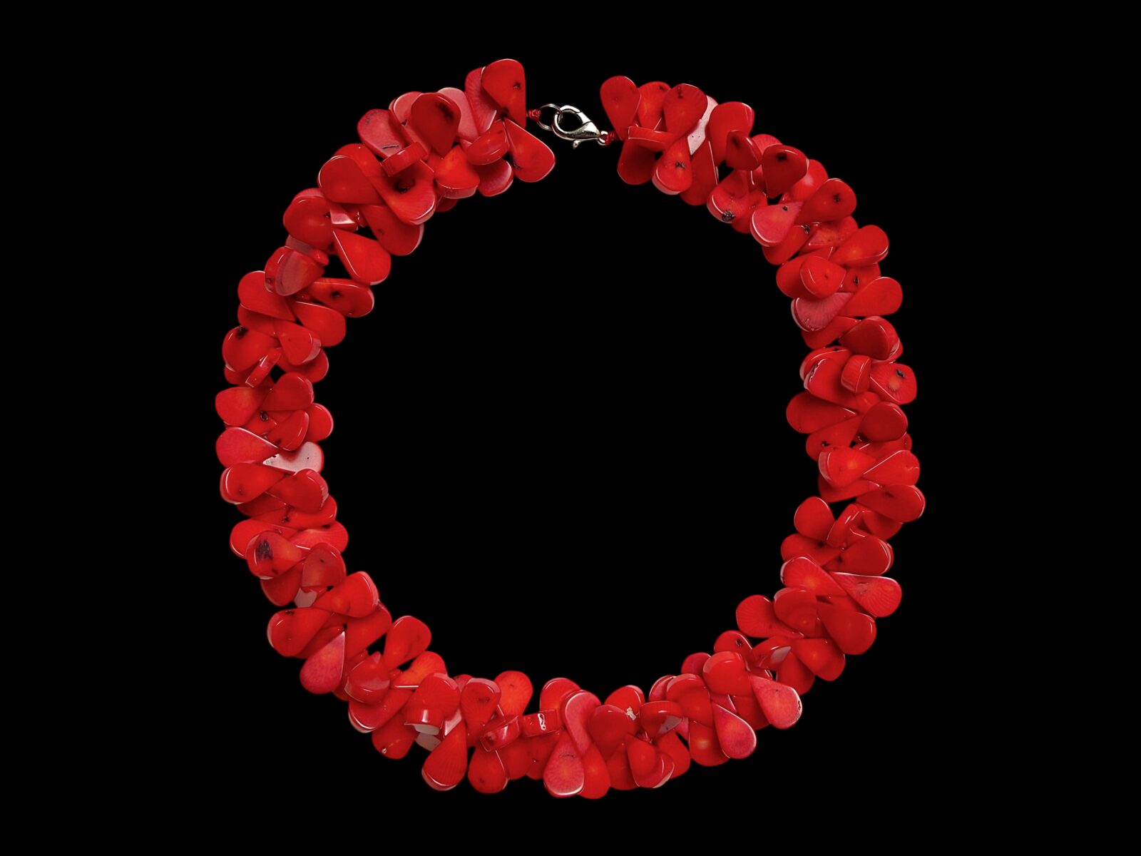 A Red Dyed Sea Bamboo Coral Flat Teardrops Necklace