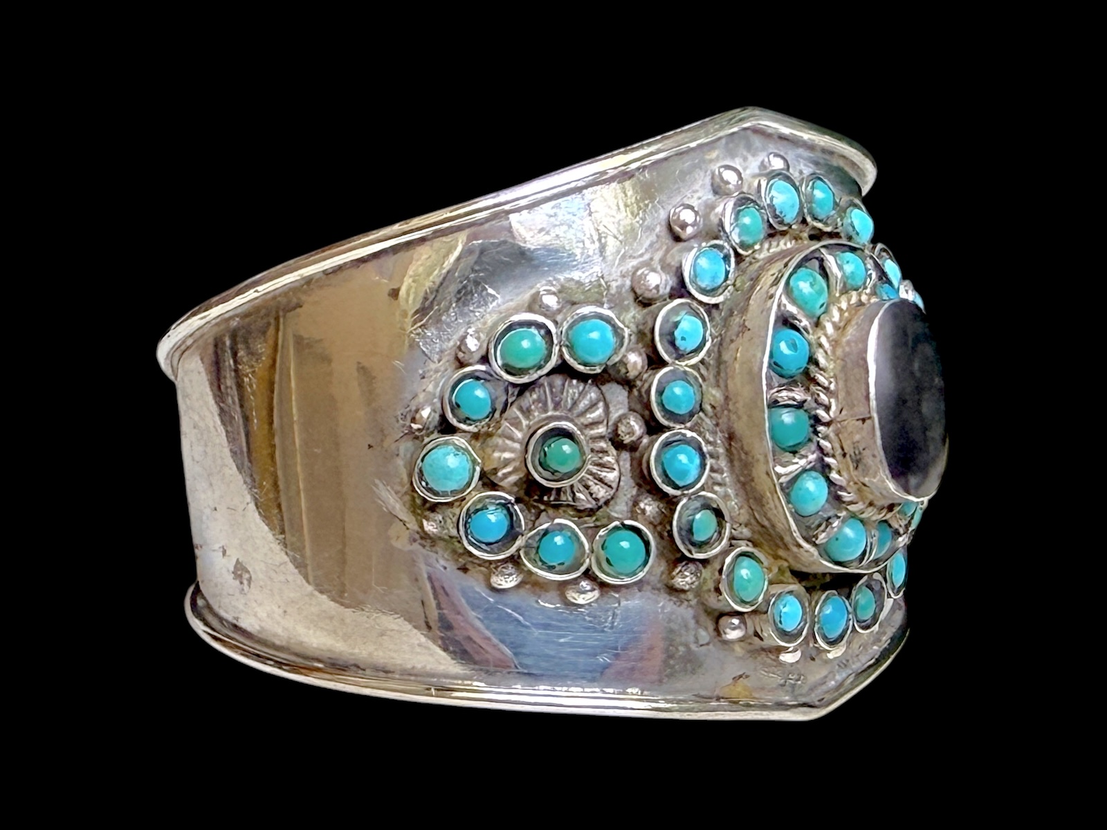 An Afghan Silver Metal Open Cuff Inlaid With Small Round Turquoise Beads And A Black Onyx Domed Oval Cabochon. - Image 2
